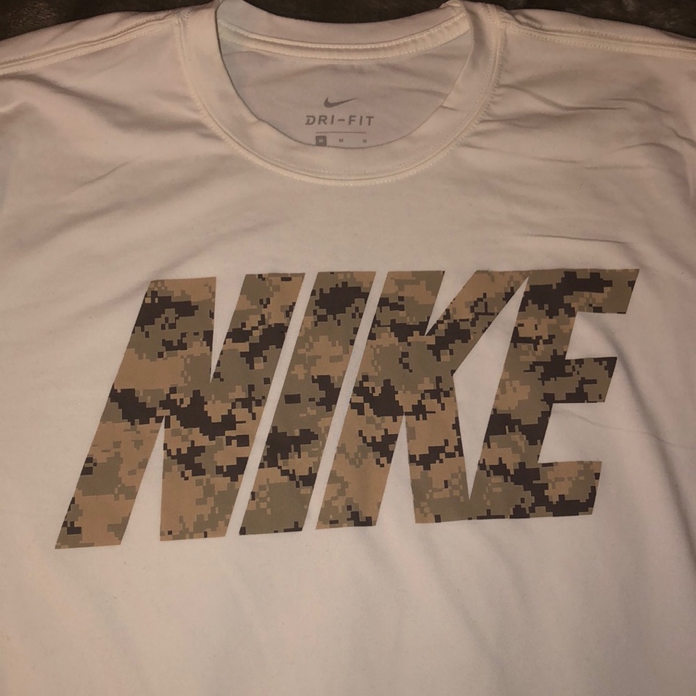 Nike t-shirt - Picture 2 of 3